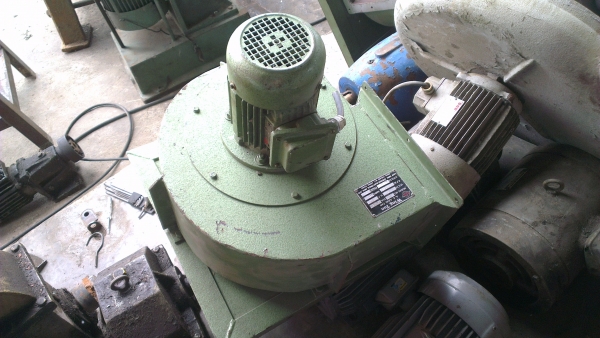 Sell> ขายโบเวอร์ดูดลม/เป่าลม ของนอก มอเตอร์ 1 แรง 3 เฟส 380V. สวยอย่างกับของใหม่ครับ จัดส่งครับผม