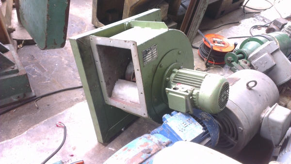 Sell> ขายโบเวอร์ดูดลม/เป่าลม ของนอก มอเตอร์ 1 แรง 3 เฟส 380V. สวยอย่างกับของใหม่ครับ จัดส่งครับผม