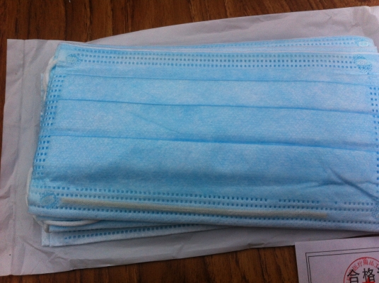 (แพ็คละ150ชื้น 50 บาท)ผ้าปิดจมูก กันฝุ่นละอองหน้ากากอนามัยแบบเยื่อกระดาษ 3 ชั้น มีประสิทธิภาพในการกรองฝุ่นได้ดี