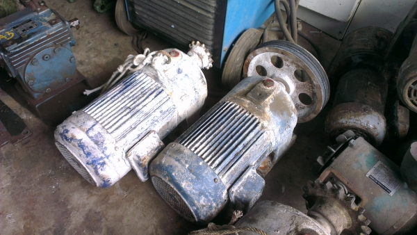 Sell> ขายมอเตอร์เกียร์ 3 HP 3 เฟส 380V. อัดตราทด 1:43 ความเร็ว 35 rpm. จัดส่งทั่วประเทศครับ Sell> ขายมอเตอร์เกียร์ 3 HP 3 เฟส 380V. อัดตราทด 1:43 ความเร็ว 35 rpm. จัดส่งทั่วประเทศครับ