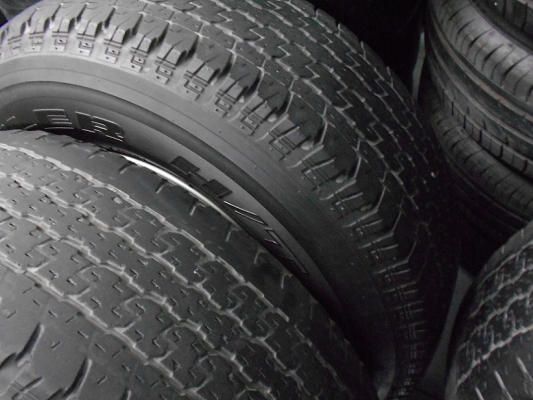 ขายล้อแม็ก ปาเจโร่ ขอบ 16 พร้อมยาง 265/70/16 ปี 10 ใส่ฟรีค่ะ