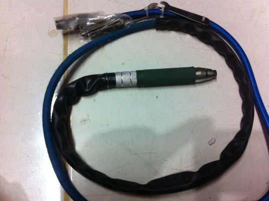 เครื่องเจียร์แต่งชิ้นงานขนาดเล็กด้วยลม พร้อมก้านแต่งชิ้นงานแบบต่างให้ด้วย พร้อมใช้งานของทำงานได้ดีมากใช้งานง่าย