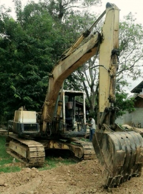 **380,000 บ.ต่อรอง**ขายแบคโฮ KOMATSU PC120-3 เครื่องISUZU 6BG1-175HP(ใบคุม) ปั้มเดิม เครื่องแน่นแรงดี ปั้มดี ทำงานเร็วดี เอวดีไม่แตก บูมอาร์มดีไม่ปะไม่ดาม ช่วงล่าง70\% แทร็กครบ โซ่ดี โรลเลอร์ดี เฟรมไม่ผุ บอดี้โอเค สีสันพอใช้ รถทำงานใช้งานอยู่ เก็บหน่อยสวยเ