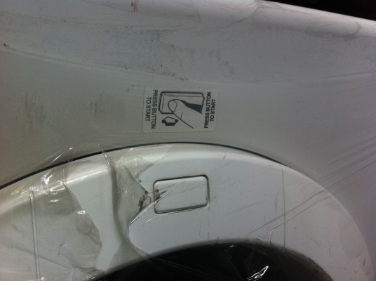 เครื่องอบผ้า electrolux ขนาดความจุ 6 กก สภาพยังใหม่มาก. มีเซ็นเซอร์ ตรวจจับการทำงาน ตั้งโปรแกรมการทำงานได้หลายแบบ