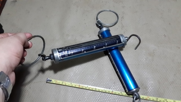 ตาชั่งแบบแขวน พิกัด 20 กก.