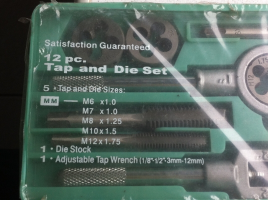 ชุดทำเกลี่ยวครบชุดอบ่างละ 5 ดอก พร้อมด้าม มีขนาด M6 -M12 ของใหม่เก่าเก็บ