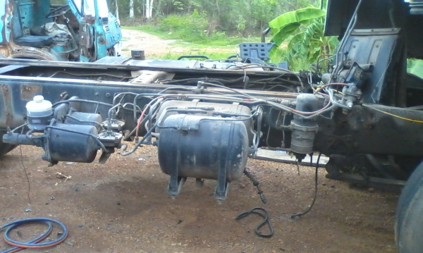 แหนบหน้า กับเพลาตามเส้นหลัง