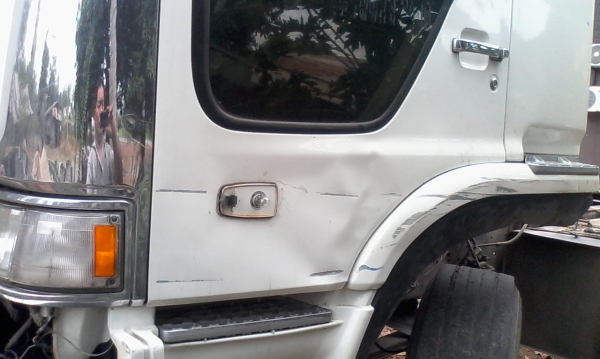 แหนบหน้า กับเพลาตามเส้นหลัง