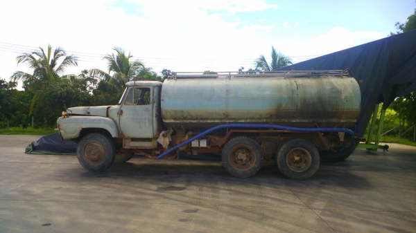 สิบล้อ รถน้ำ ISUZU รุ่นคลาสสิค สิบล้อรถน้ำแบบสองเพลา มีสโลว์กลาง ใช้งานดี มีทะเบียนครบ