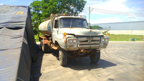 สิบล้อ รถน้ำ ISUZU รุ่นคลาสสิค สิบล้อรถน้ำแบบสองเพลา มีสโลว์กลาง ใช้งานดี มีทะเบียนครบ