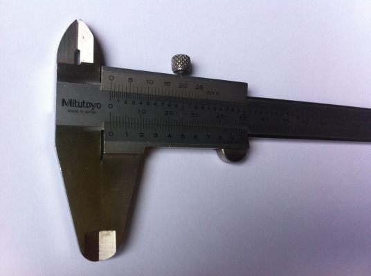เวอร์เนีย MItutoyo 6 นิ้ว แบบ 0.02 มม.  วัดกว้าง ลึก และรูใน ได้หมด มือสองสภาพดีพร้อมใช้(เหลือ 5 ตัว)