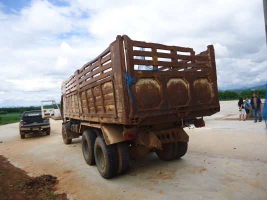 ขายด่วนรถสิบล้อร็อกกี้ดรั้มFXZ23NFYเครือง240แรงม้าปี37