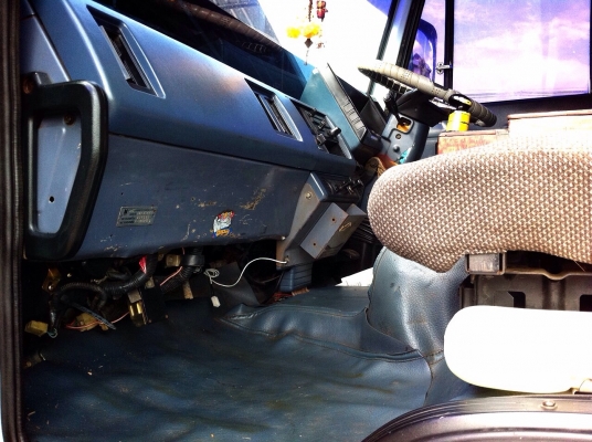 นางฟ้าแท้ เครื่อง 240 R ปี 39 กระบะดัพม์มิเนียม ยางเต็ม ทะเบียนพร้อม