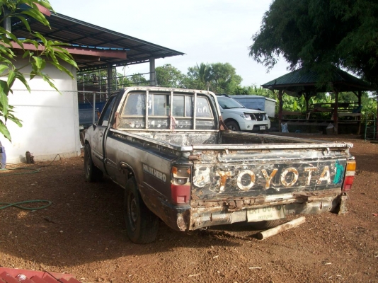 กระบะขายตามสภาพ ก่อนตัดเป็นอะใหล่ครับ  หรือแยกอะใหล่ใด้ รถวื่งใด้ ทะเบียนไม่ขาด