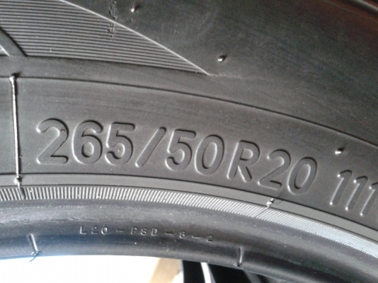 ยาง Nitto 420s 265/50/20 ปี 11 ขายคู่เดียว สภาพสวย ดอกหนา ยาง Nitto 420s 265/50/20 ปี 11 ขายคู่เดียว สภาพสวย ดอกหนา
