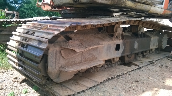 EX 200-2 สภาพรถเดิม ๆ ระบบไฟต่อตรงเครื่องเดิมปั้มเดิม โซ่ดีเอวดี ปั้มดี ตัวเดินใช้ได้ 50 \% เอกสารสัญญาซื้อขาย