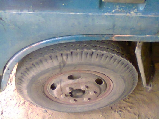 ขาย6ล้อ TOYOTA ไดน่า 85แรง เดิมๆ รถประมูล ต.ช.ด.มาจดทะเบียนปี47 ขาย130,000บาท 0892095791(บอย)