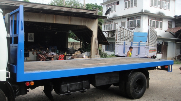 HINO ฃุปเปอร์เสี่ย 117แรง ยาว5.50ม. พื้นเรียบ เครื่องดี คัสฃีสวยจัด