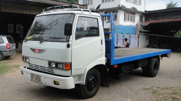 HINO ฃุปเปอร์เสี่ย 117แรง ยาว5.50ม. พื้นเรียบ เครื่องดี คัสฃีสวยจัด