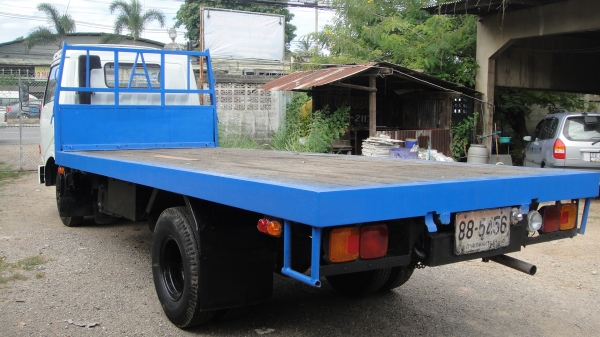 HINO ฃุปเปอร์เสี่ย 117แรง ยาว5.50ม. พื้นเรียบ เครื่องดี คัสฃีสวยจัด