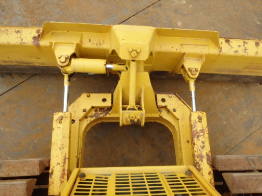 ขายด่วน D20P-7E  ซีเรียล 81XXX  3xxx ชม. กำลังเดินทางมาจากญี่ปุ่น สภาพสวย พร้อมใช้