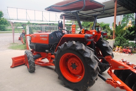 ขายรถไถ Kubota L 4508 DI special(4WD) พร้อมดันหน้าและผานพรวนช้าง