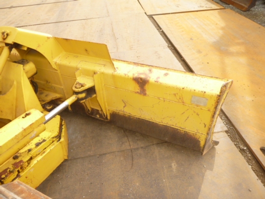 ขายด่วน Komatsu D20P-7E   Serial 80xxx  ใช้งานมาแค่ 2000 ชม. สภาพสวย ถึงไทยแล้วจ้า