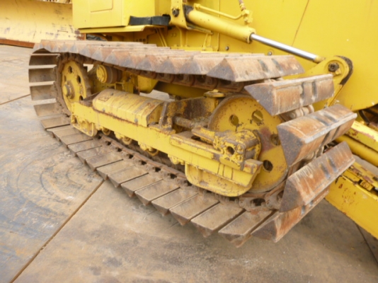 ขายด่วน Komatsu D20P-7E   Serial 80xxx  ใช้งานมาแค่ 2000 ชม. สภาพสวย ถึงไทยแล้วจ้า