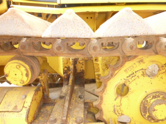 ขายด่วน Komatsu D20P-7E   Serial 80xxx  ใช้งานมาแค่ 2000 ชม. สภาพสวย ถึงไทยแล้วจ้า