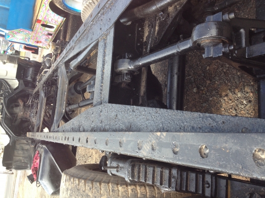 10ล้อเพลาเดียวครับกำลังต่อเทเลอร์ขึ้นรถเกี่ยว