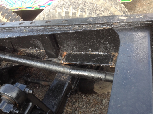 10ล้อเพลาเดียวครับกำลังต่อเทเลอร์ขึ้นรถเกี่ยว