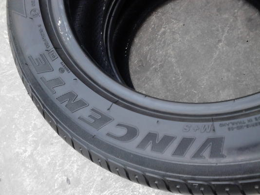 195/55R15 DEESTONE VINCENTE มี 2 เส้นครับ ปี2013 TEL.081-427-3941 195/55R15 DEESTONE VINCENTE มี 2 เส้นครับ ปี2013 TEL.081-427-3941