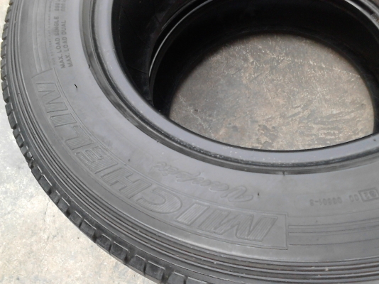 205/70R15 MICHELIN vanpix มี 2 เส้น TEL.081-427-3941 205/70R15 MICHELIN vanpix มี 2 เส้น TEL.081-427-3941