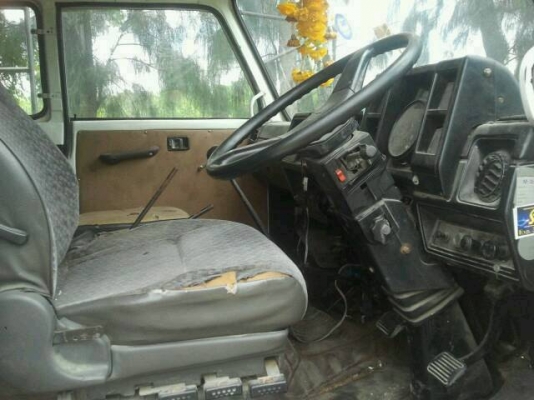 สิบล้อ เพลาเดียวดั้ม