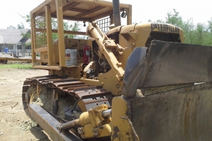 ขายด่วน รถแทรกเตอร์ตีนตะขาบ CATERPILLAR รุ่น D7F