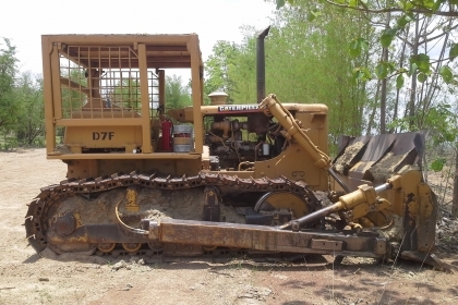ขายด่วน รถแทรกเตอร์ตีนตะขาบ CATERPILLAR รุ่น D7F