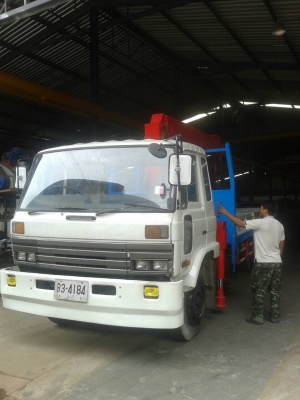 ขายด่วน Nissan UD เฮี๊ยบ 4.5 ตัน 4 ท่อน 520,000 บาท