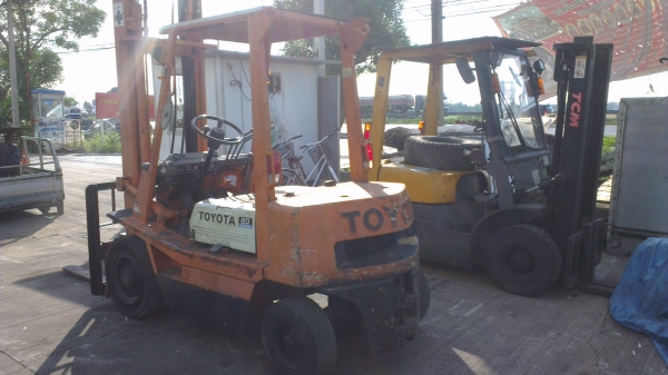 folklift จากญี่ปุ่น toyota รุ่น4  4FG20  สภาพสวยมากเดิมๆ ไม่บิ้ว ไม่ซ่อม