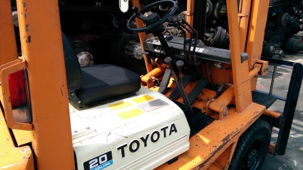 folklift จากญี่ปุ่น toyota รุ่น4  4FG20  สภาพสวยมากเดิมๆ ไม่บิ้ว ไม่ซ่อม