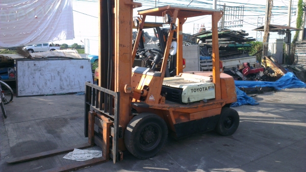 folklift จากญี่ปุ่น toyota รุ่น4  4FG20  สภาพสวยมากเดิมๆ ไม่บิ้ว ไม่ซ่อม