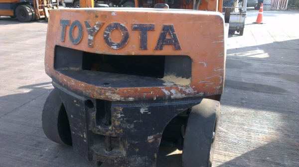 folklift จากญี่ปุ่น toyota รุ่น4  4FG20  สภาพสวยมากเดิมๆ ไม่บิ้ว ไม่ซ่อม