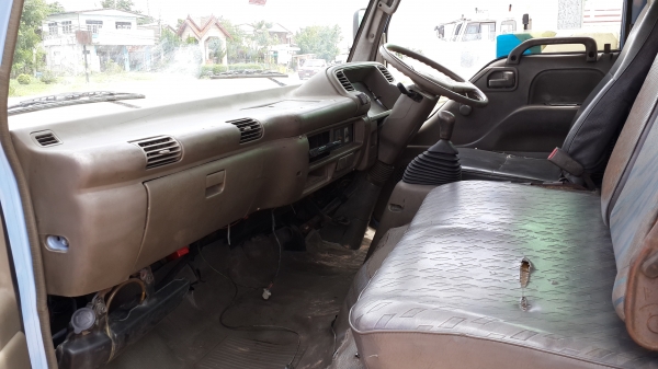 ขาบด่วนISUZU NPR120ฝาขาวยาว5.5เมตรสภาพพร้อมใช้จัดแนนท์ได้ราคาโทร0843923995