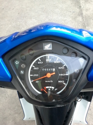 รถสวยประหยัดน้ำมัน Honda Wave 110 i ปี 2556 สีน้ำเงินขาว ขับนิ่มมีคุณภาพ รถสวยประหยัดน้ำมัน Honda Wave 110 i ปี 2556 สีน้ำเงินขาว ขับนิ่มมีคุณภาพ