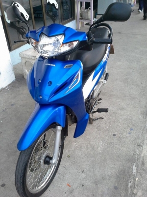 รถสวยประหยัดน้ำมัน Honda Wave 110 i ปี 2556 สีน้ำเงินขาว ขับนิ่มมีคุณภาพ รถสวยประหยัดน้ำมัน Honda Wave 110 i ปี 2556 สีน้ำเงินขาว ขับนิ่มมีคุณภาพ