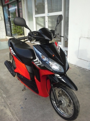 Honda Click i ปี 2554 สีดำแดง รถสวยๆประหยัดน้ำมัน ลาย Street เป็นลายสุดท้าย