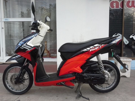 Honda Click i ปี 2554 สีดำแดง รถสวยๆประหยัดน้ำมัน ลาย Street เป็นลายสุดท้าย