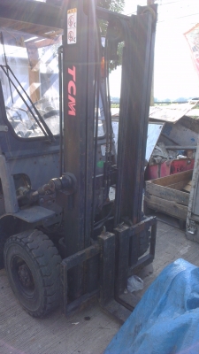 Folkift TCM 1ton รุ่นใหม่ ใช้งานน้อยมาก  2,800 hrs  from Japan   ราคาไม่แพง