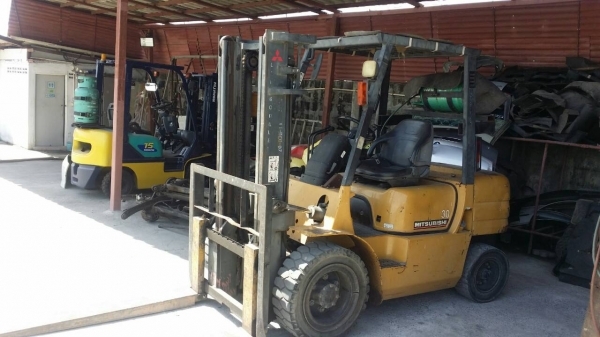 ขาย โฟร์คลีฟ  Mitusbishi  FG30   F13G   3ตัน  งา3 ม.