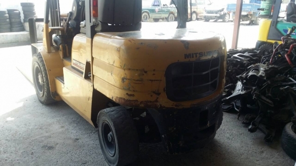 ขาย โฟร์คลีฟ  Mitusbishi  FG30   F13G   3ตัน  งา3 ม.