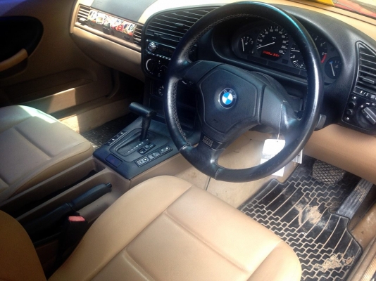 **195,000 บ.ต่อรอง**ขายรถเก๋งสวยๆ BMW Series3 318i Auto ปี39/96 เครื่องเดิมเกียร์เดิม ไม่แก๊ส เครื่องแห้งๆ แน่นดี แรงดี เกียร์ดีไม่หอนไม่หลุด ช่วงล่างหนึบ หน้า-หลังเดิมๆไม่เคยชนหนัก ภายในเก๋งสวยคอนโซลเต็ม พ.พาวเวอร์ แอร์เย็น ก.ไฟฟ้า เซ็นทรัลล็อค ปรับข้างไ
